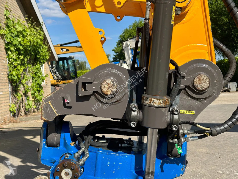 Excavator JCB