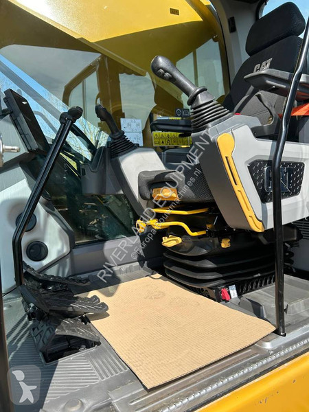 Graafmachine Caterpillar 395 with only 1600...