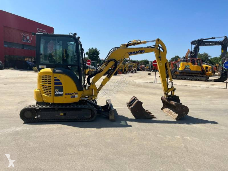 Lopatový nakládač Komatsu PC30MR-5