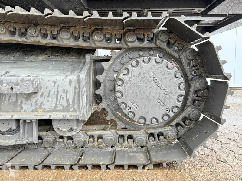 Escavadora Volvo EC220D - EW / UUSED / 2025 Model
