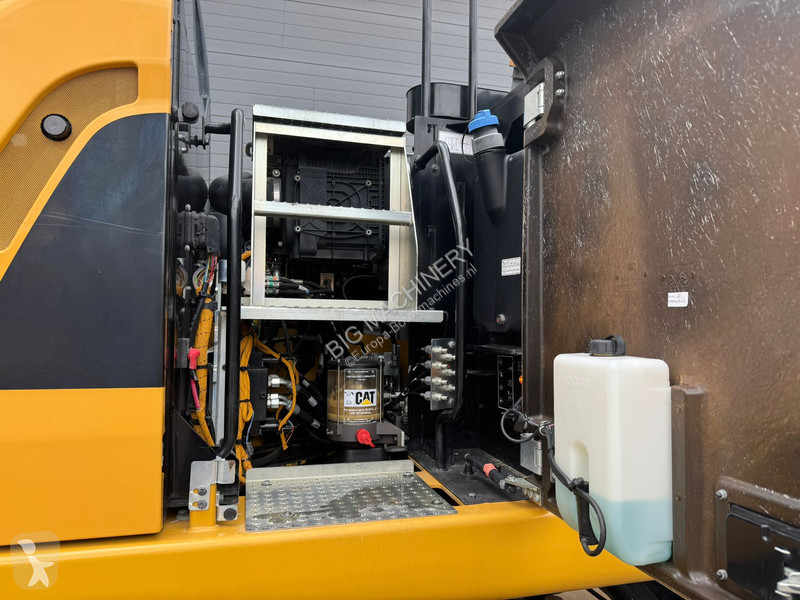 Excavator Caterpillar MF