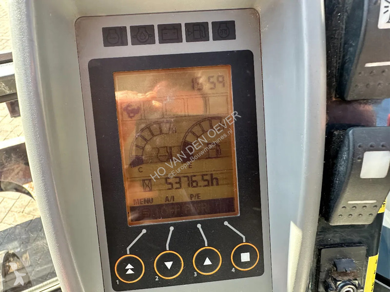 Escavadora Hitachi ZX65USB-5A CLR