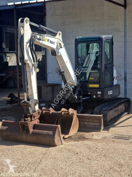 جرافة Bobcat 5T