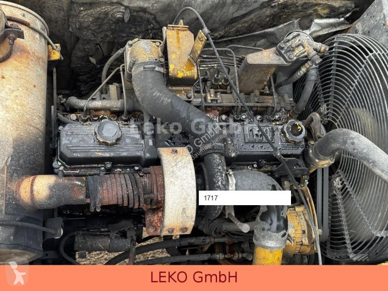 Escavatore Caterpillar 318B Mit Zwei Löffeln