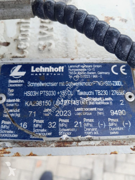 Lopatový nakládač Takeuchi TB 225 V3