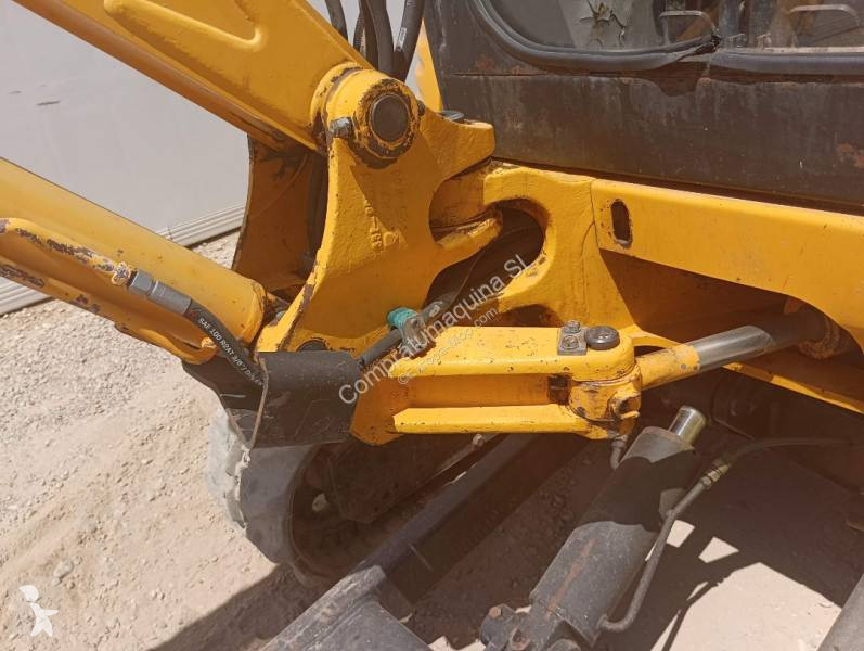 Escavadora JCB 8027