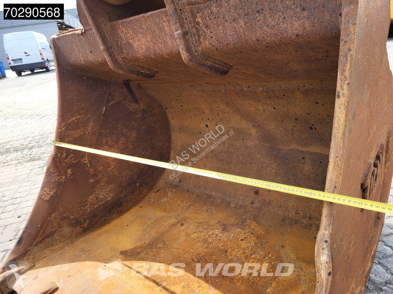 Excavator Komatsu PC240 LC-10