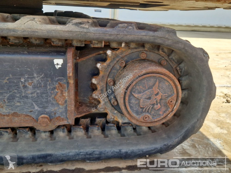 جرافة Bobcat E17