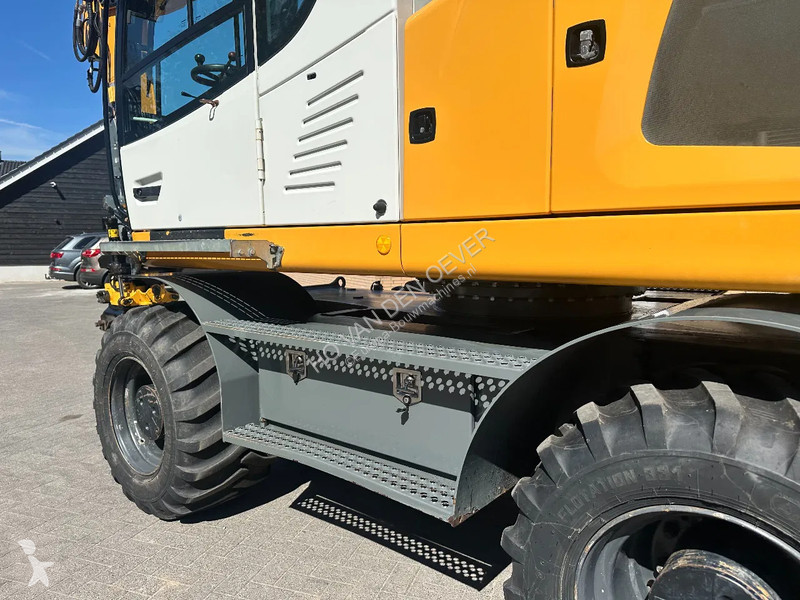 جرافة Liebherr A916