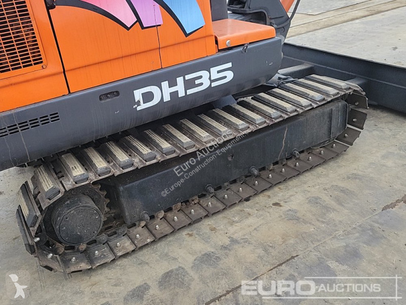 Escavadora Doosan DH35