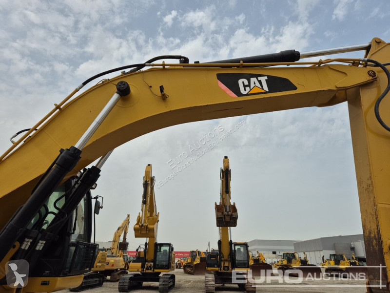 Escavatore Caterpillar 2