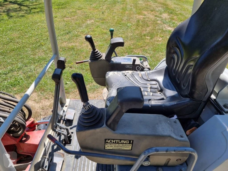 Escavatore Takeuchi