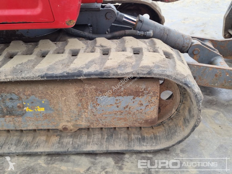 Escavadora Takeuchi TB216