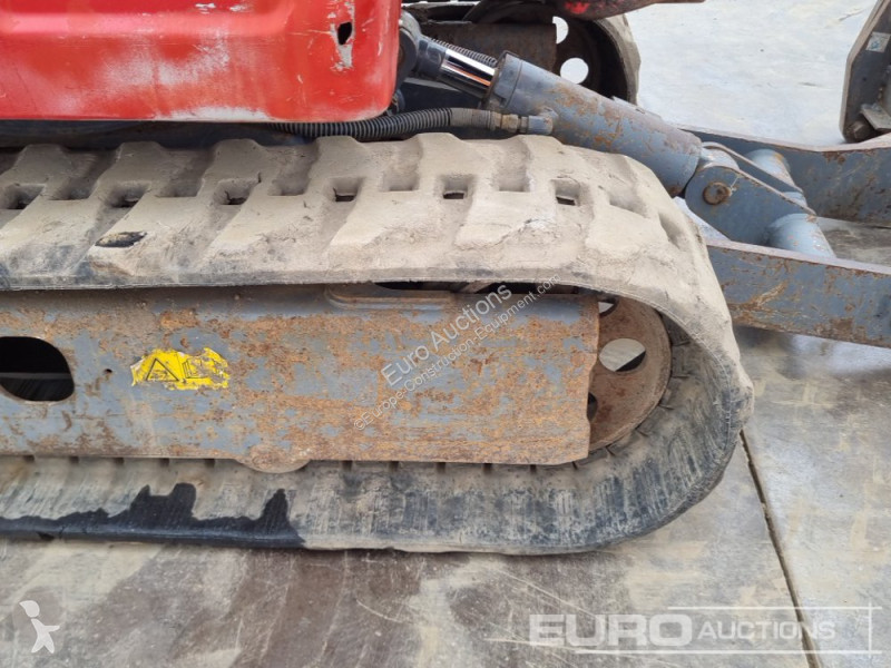 Escavadora Takeuchi TB215