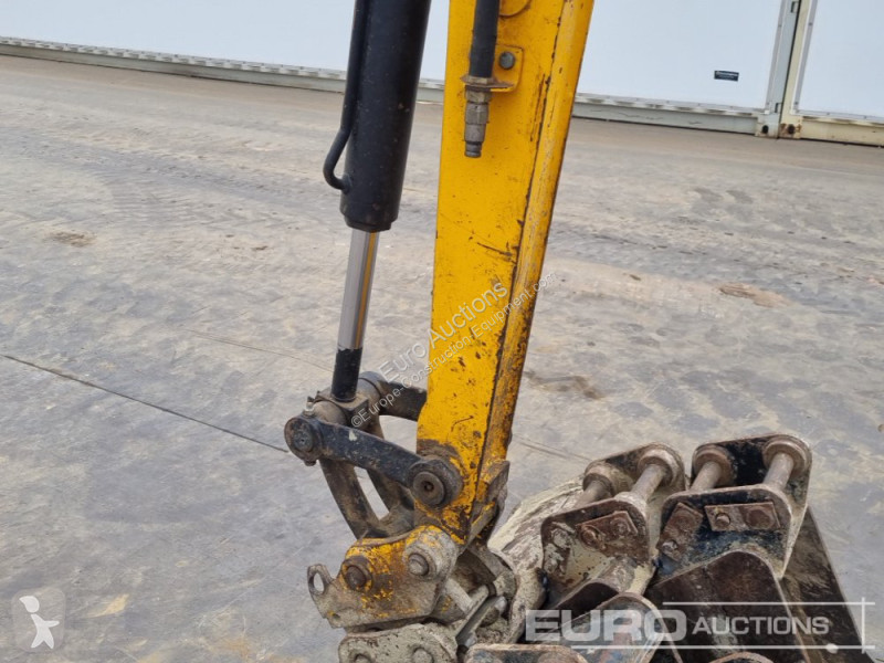 جرافة JCB 8026 CTS