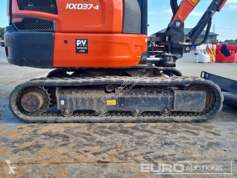 Lopatový nakládač Kubota KX037-4