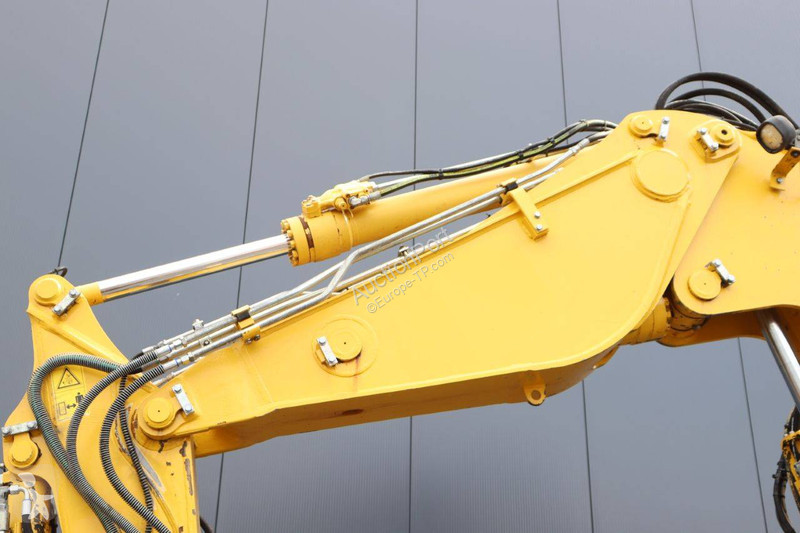 Excavator Komatsu PW118MR-11