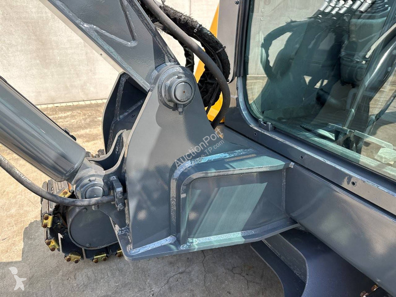 Lopatový nakládač Volvo D