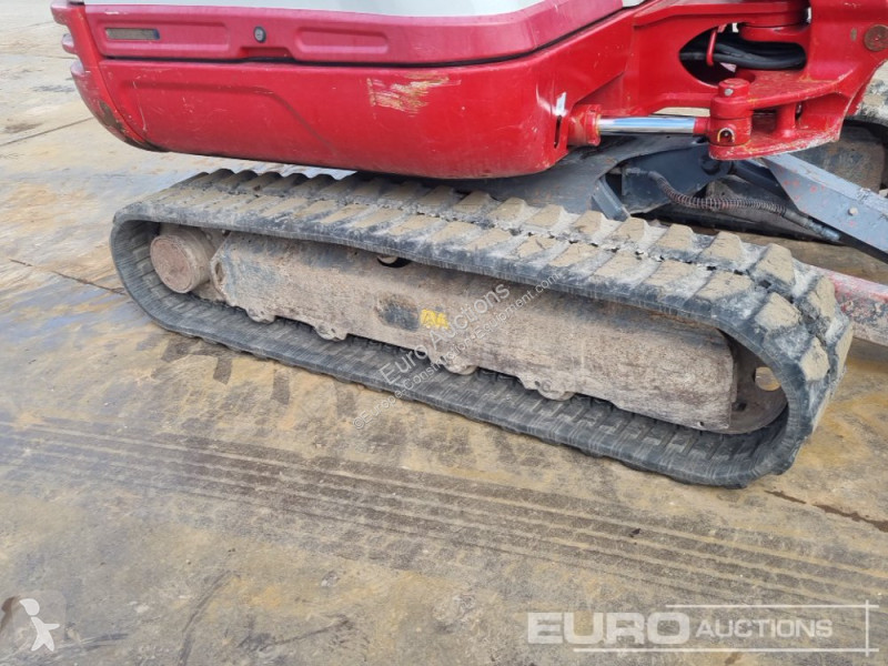 Escavadora Takeuchi TB240