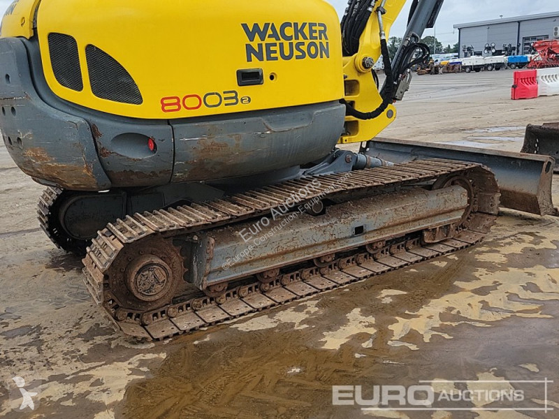 Escavadora  8003