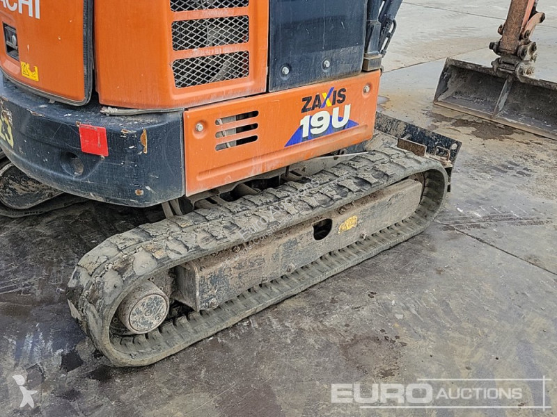 جرافة Hitachi ZX19U-6 YLR