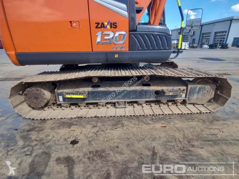 Excavadora Hitachi -7