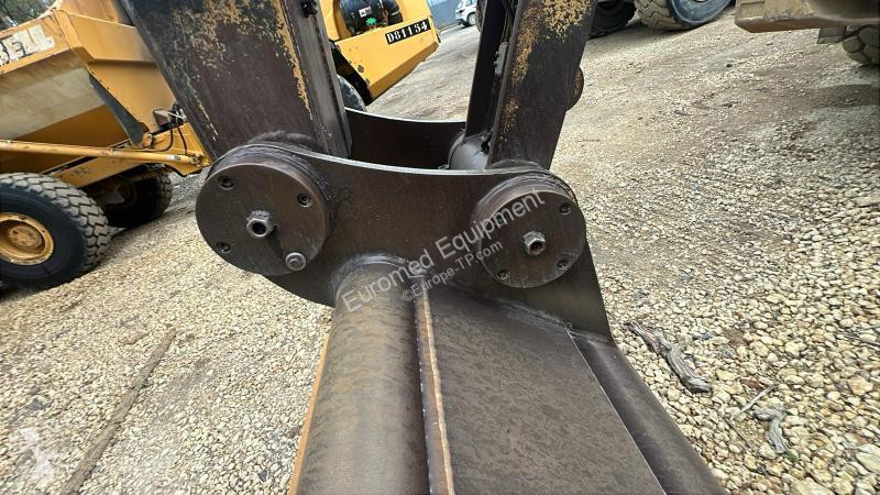 Excavadora Caterpillar