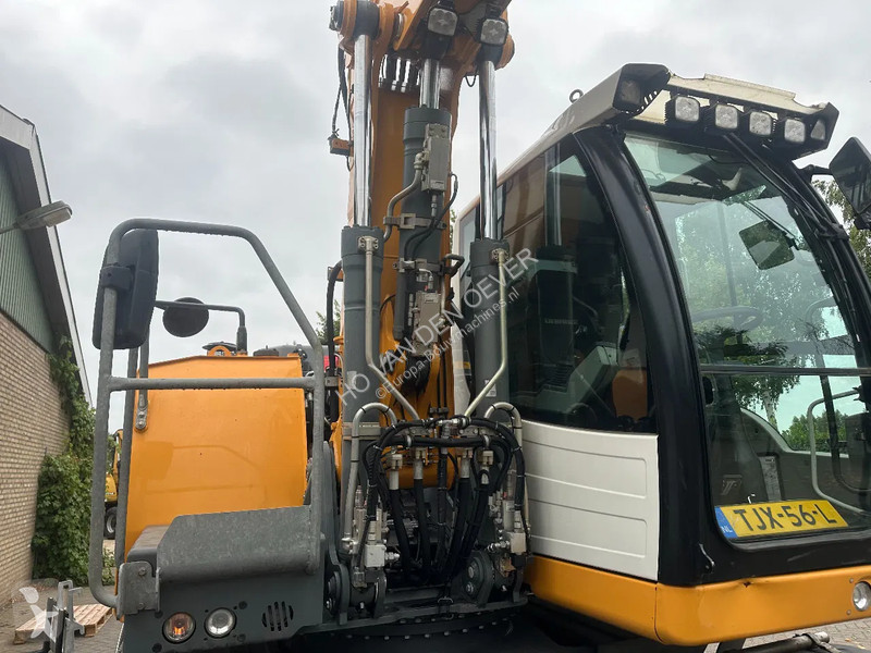 Escavadora Liebherr A