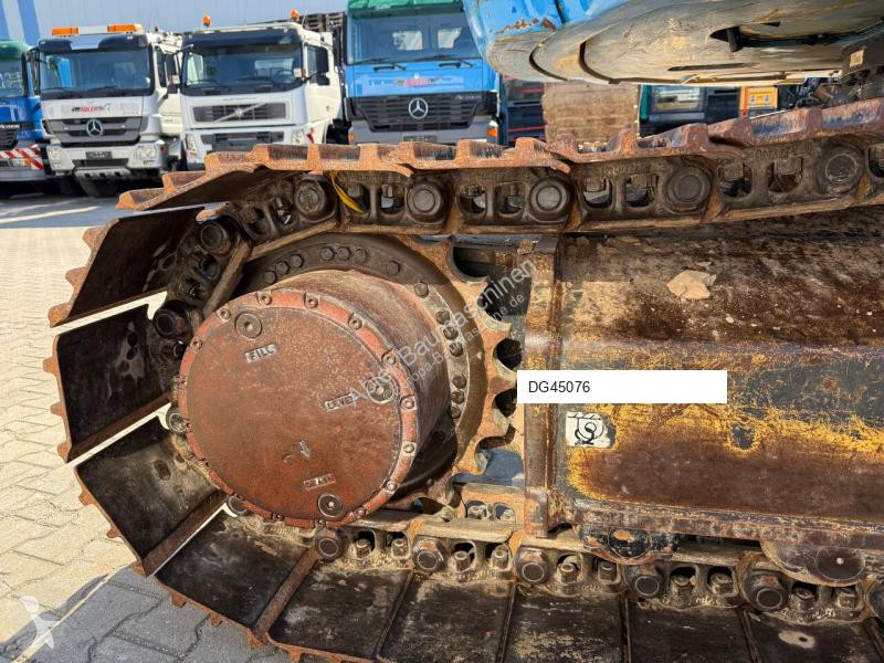 Excavator New Holland Kobelco E235 BSR-2...