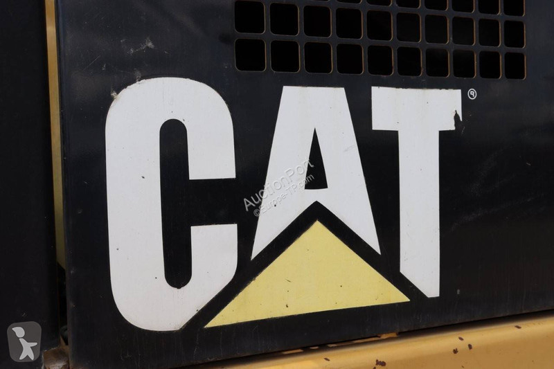 جرافة Caterpillar UHD