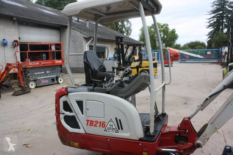 Graafmachine Takeuchi TB216