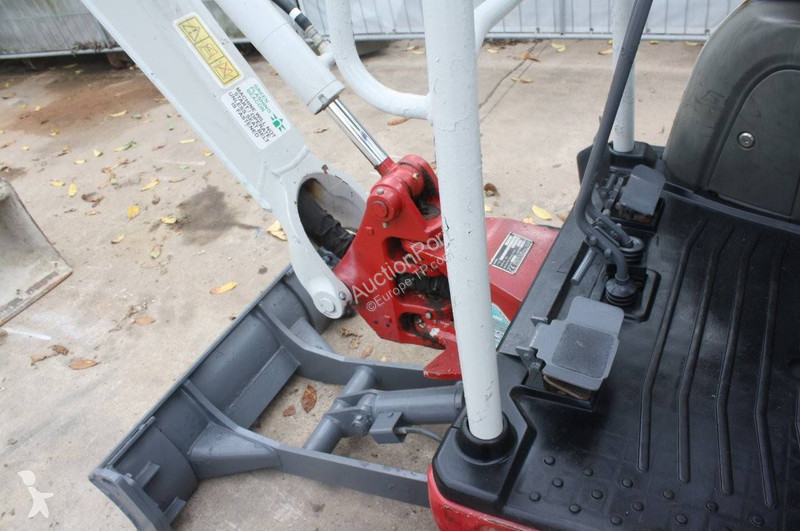 Graafmachine Takeuchi TB216