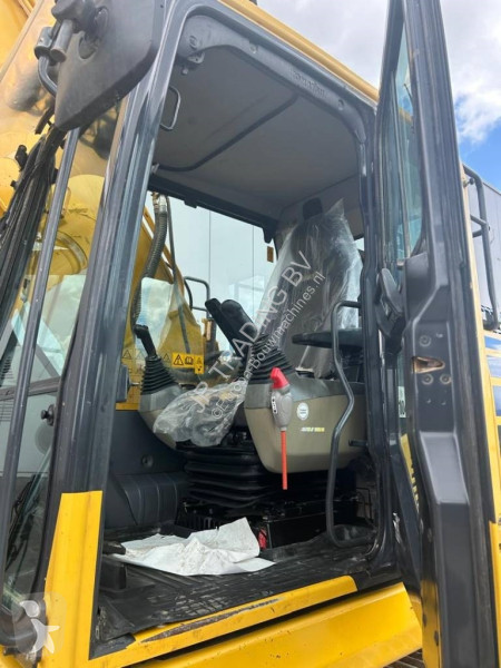 Excavator Komatsu LC-10