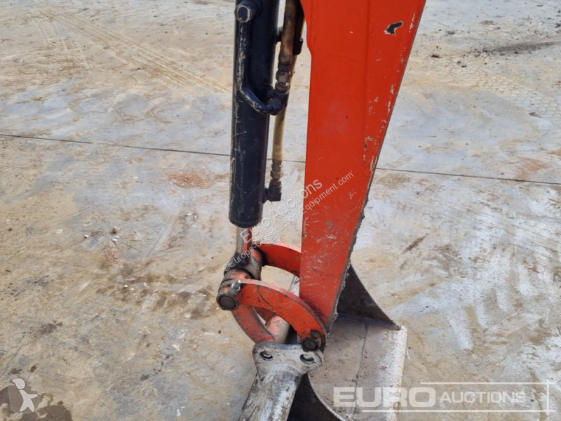 Lopatový nakládač Kubota K008-3