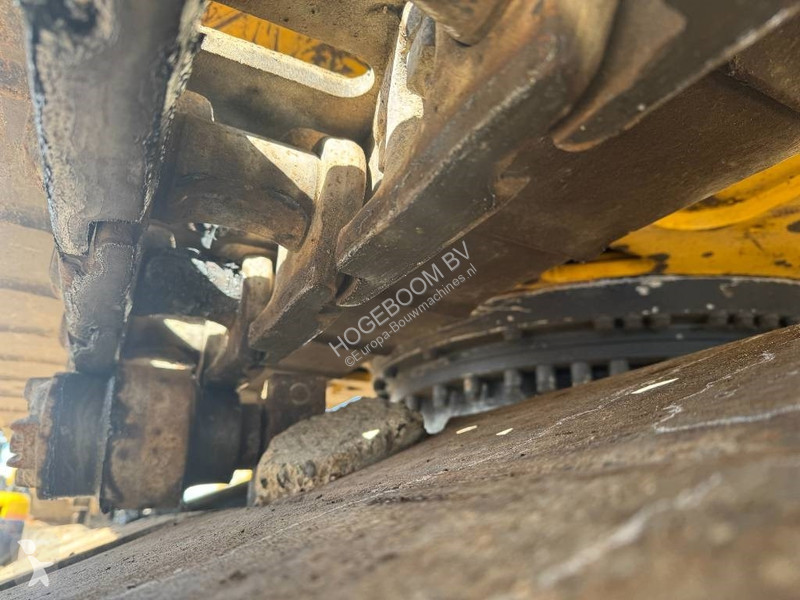 Escavadora Caterpillar