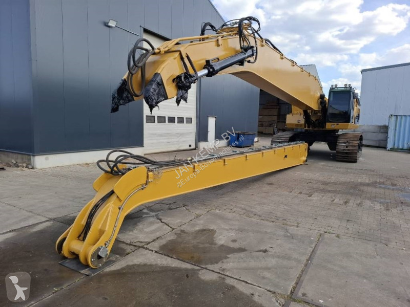 Lopatový nakládač Caterpillar 374 D L