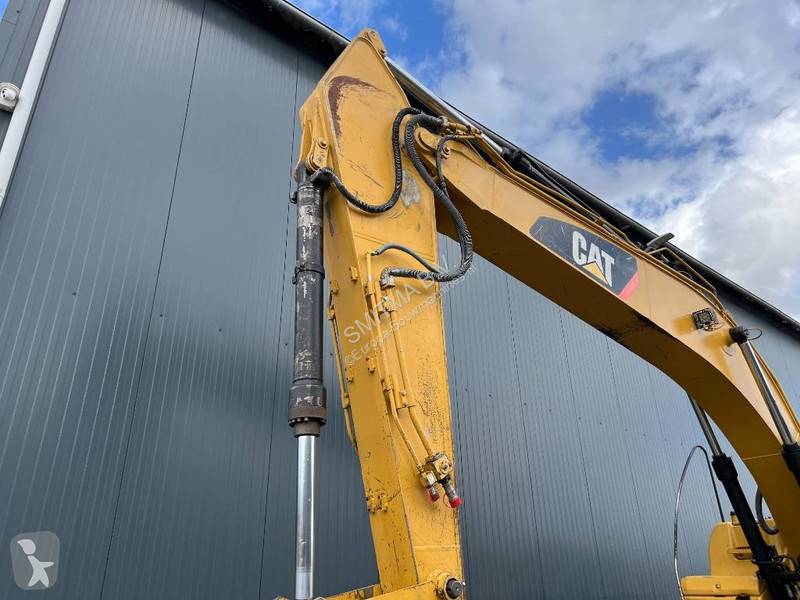 جرافة Caterpillar L