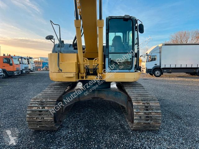 Rýpadlo Komatsu 23200 Kg 107 Kw