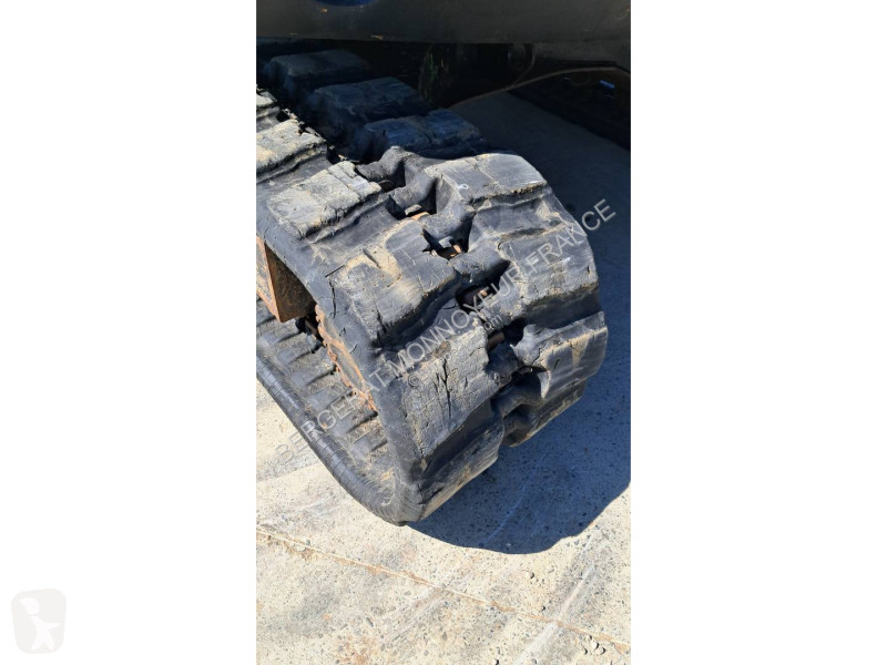 جرافة Yanmar SV120