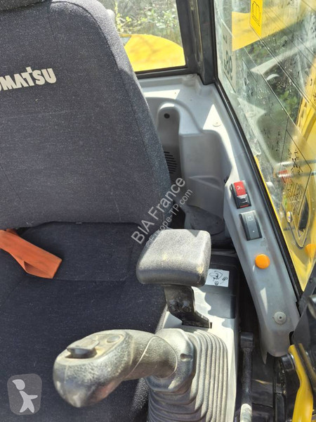 جرافة Komatsu PC80MR-5