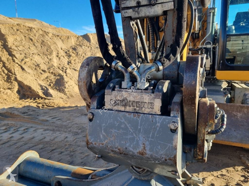 Lopatový nakládač Liebherr A 918