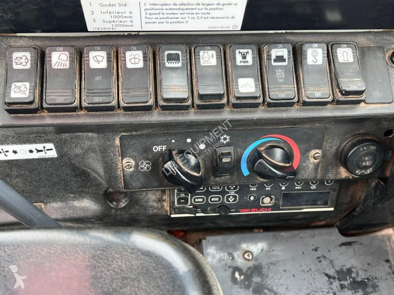 جرافة Takeuchi TB280FR pelle à chenille 8T