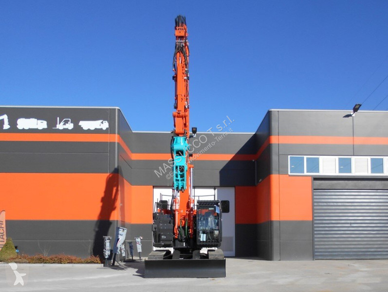 Экскаватор Hitachi ZX225-US6