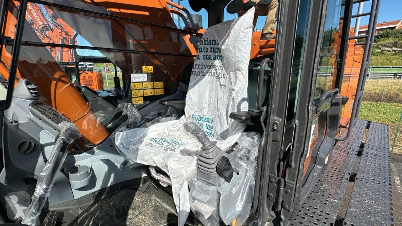 Escavatore Hitachi ZX690LCH-7