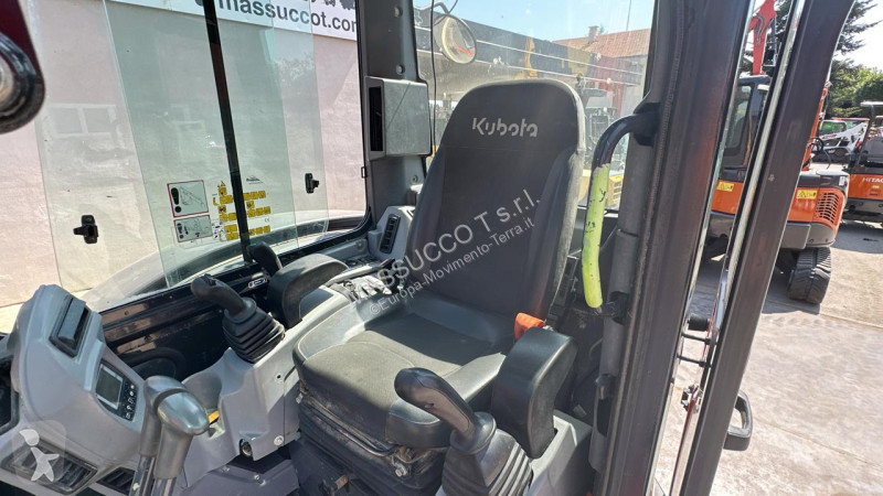 جرافة Kubota U48-4