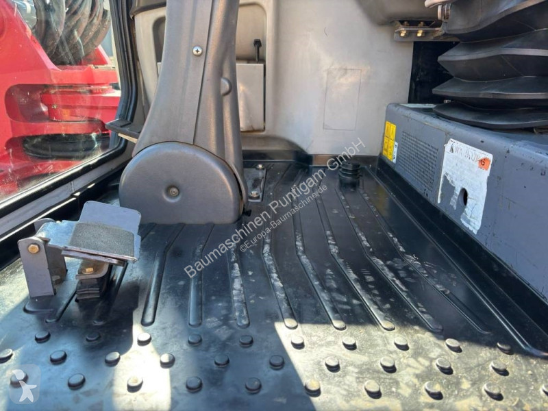 جرافة Takeuchi TB 295 W