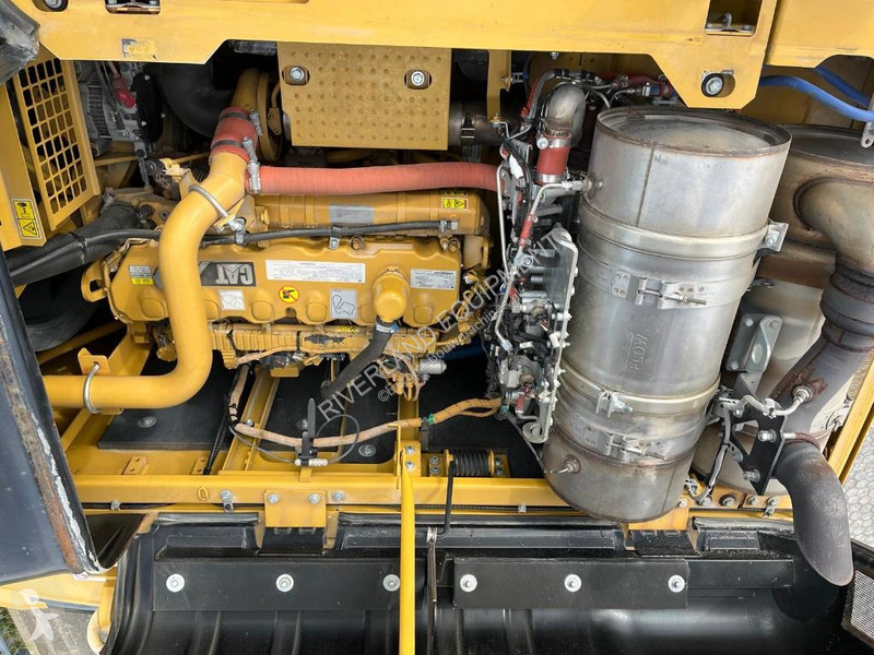 Rýpadlo Caterpillar UHD adjustable undercarriage