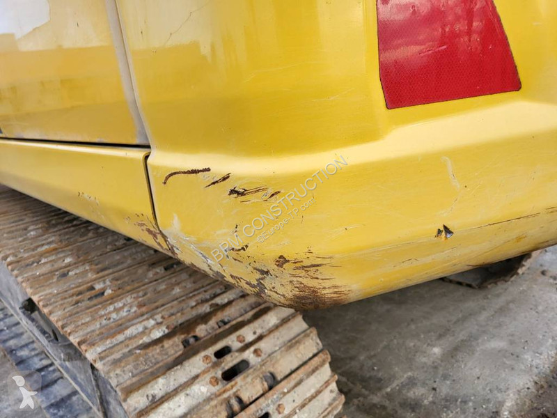 جرافة Komatsu 11