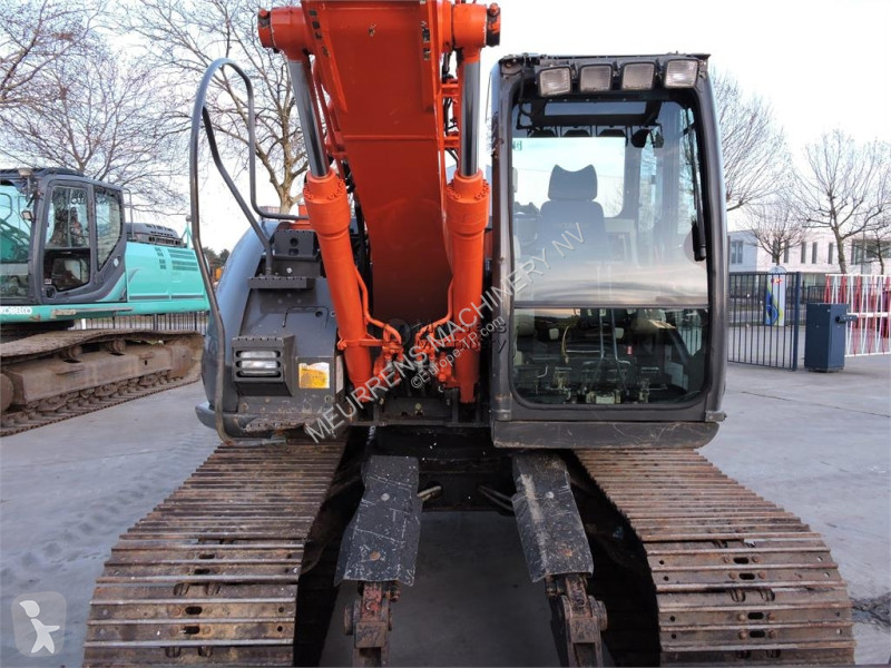 جرافة Hitachi ZX135