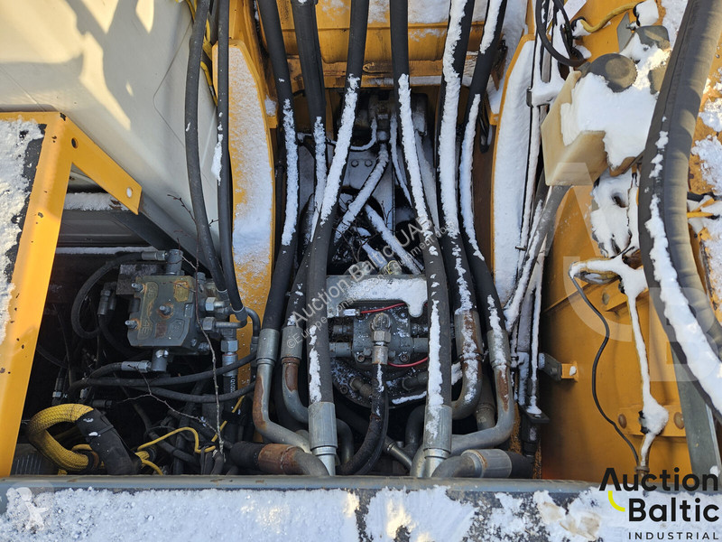 Rýpadlo Liebherr R922